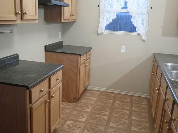 2nd image of 100 Dogwood St