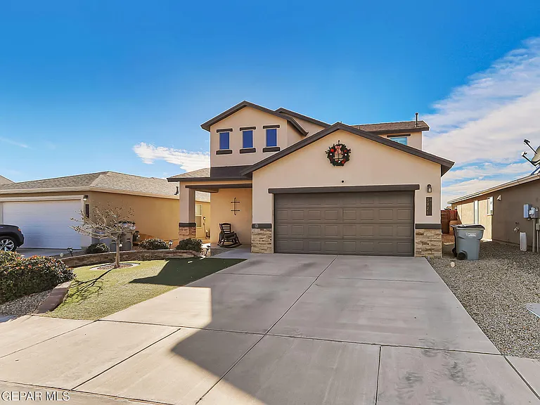 3921 Desert Dunes Dr — Photo 3