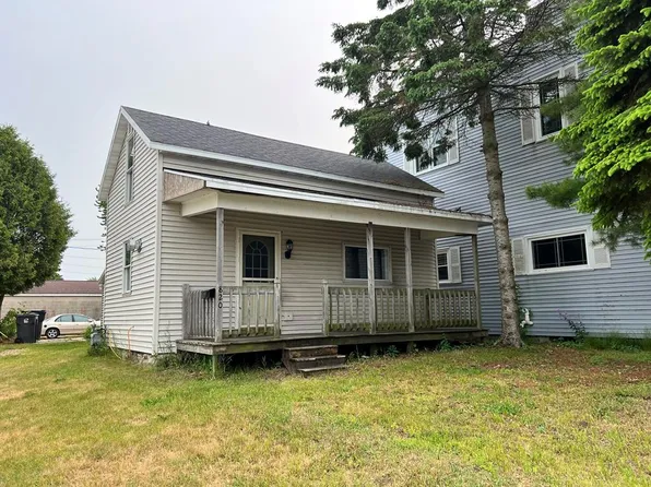 820 Navarino St, Algoma, WI 54201