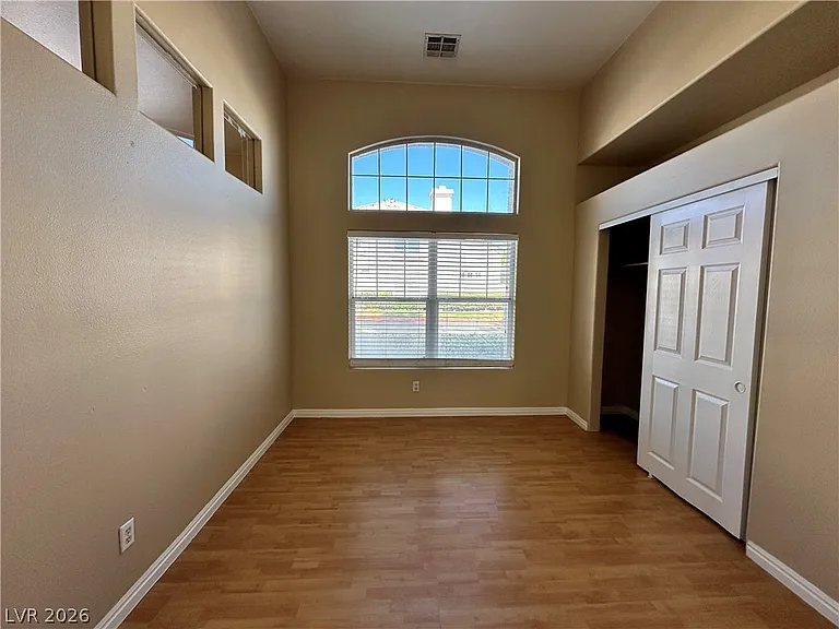 8033 Arcadian Ln — Photo 11