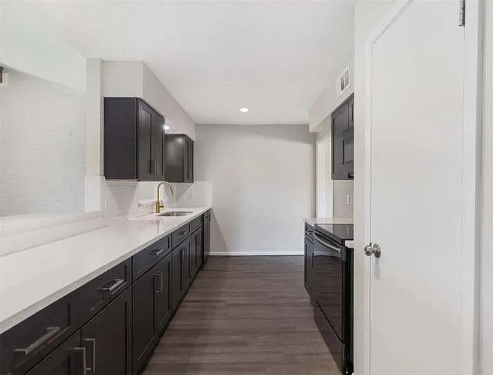 10022 Old Towne Ln — Photo 23