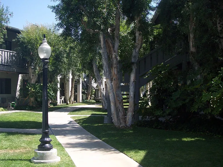 Cobblestone Park Apartments — Photo 1