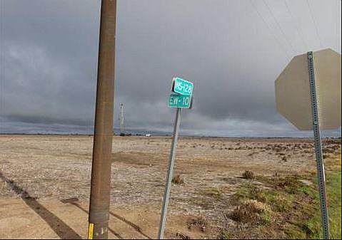 Exterior Neighborhood (street photo)