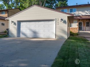 3721 Renee Dr, Bismarck, ND 58503