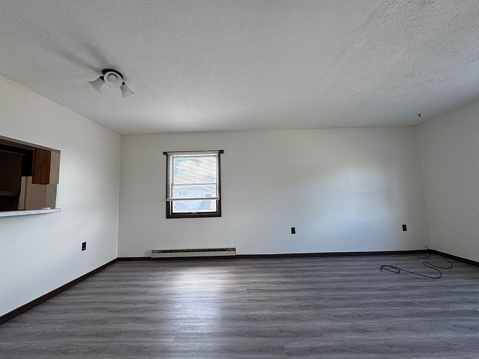 1st image of 225 E Orvis St #4