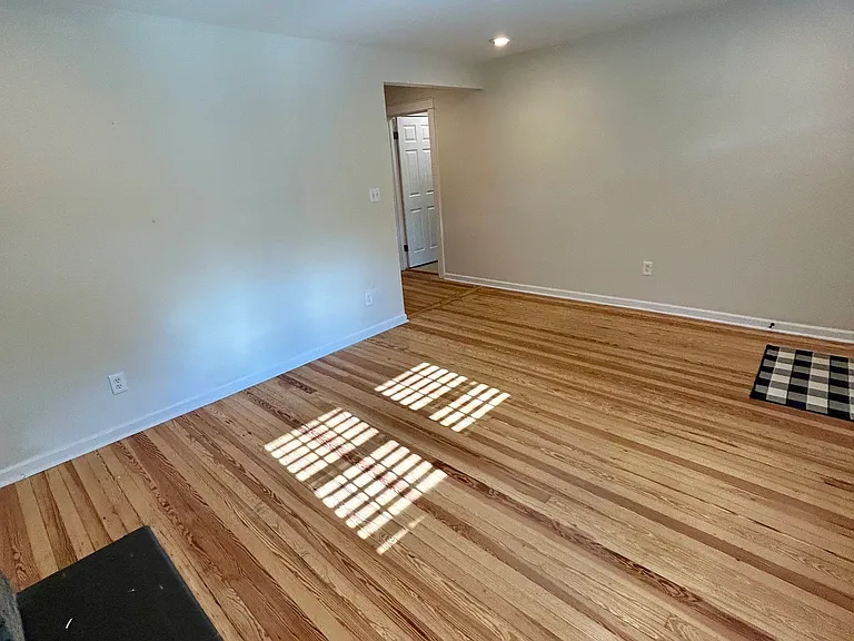 711 Idlewild Dr — Photo 3