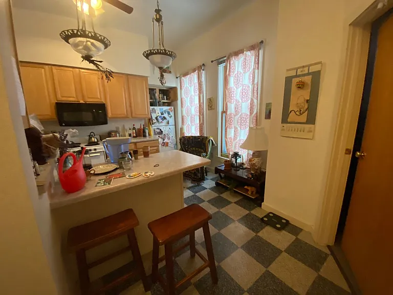 810 E Gorham St — Photo 10