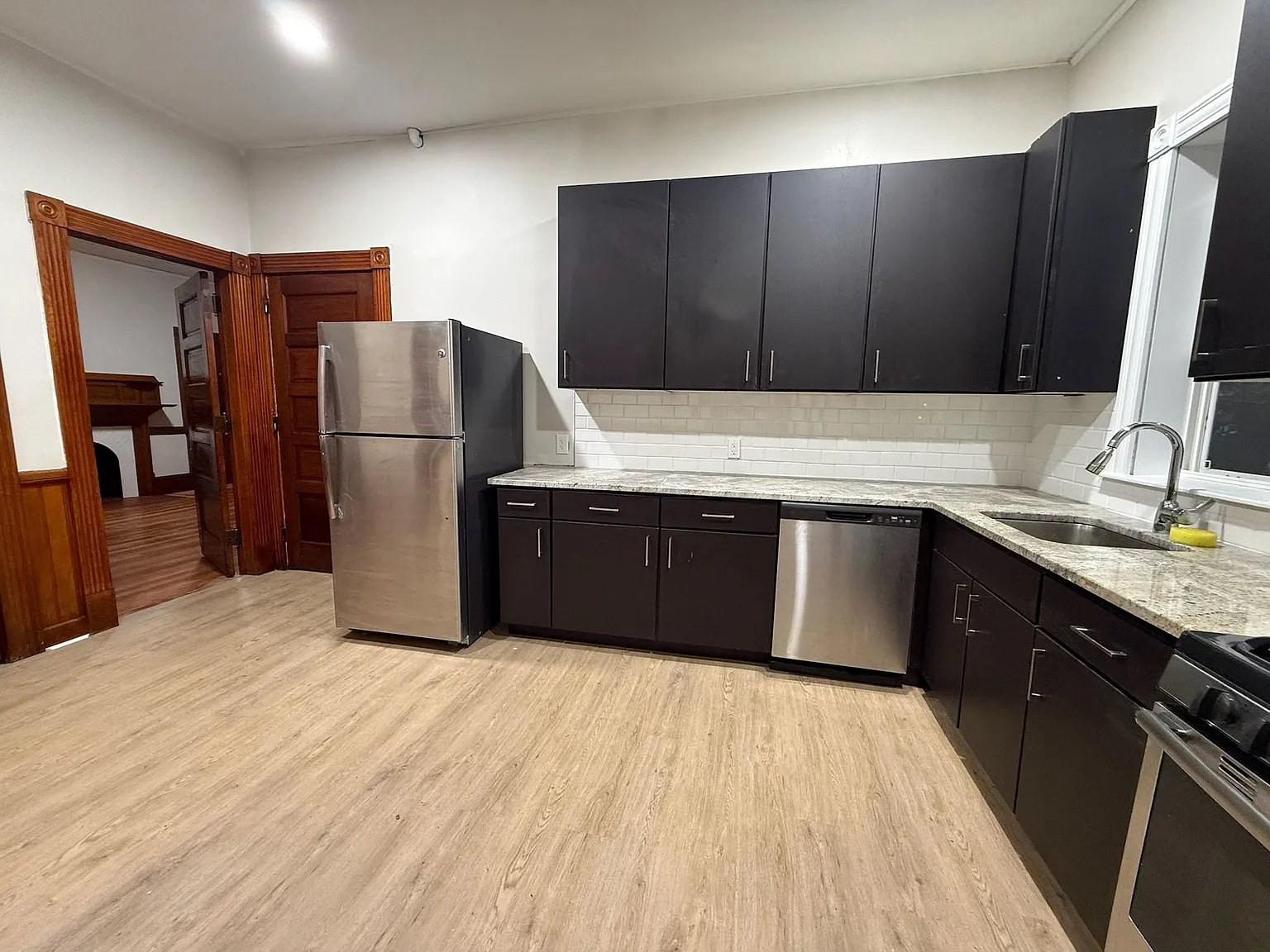 4 bed, 1.5 bath, 2000 sqft, $2,800 — Photo 4