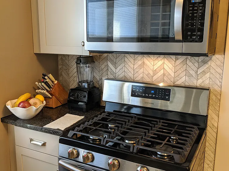 833 Grand Apartments — Photo 37