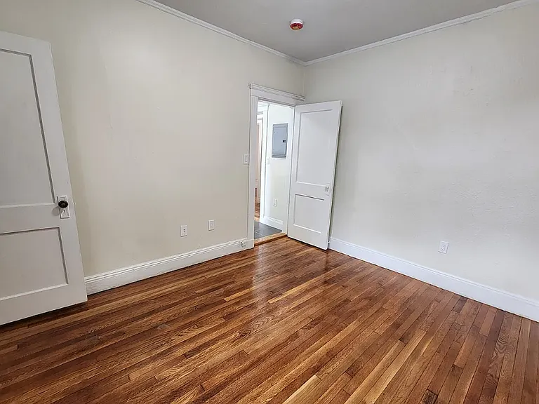 9 James St #8 — Photo 5