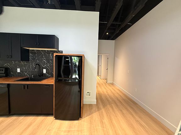 4th image of 2729 U St Unit 102