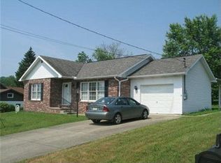 399 S 7th St, Youngwood, PA 15697