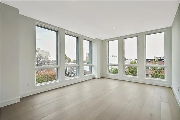 Sold by Avenue Sotheby's International Realty | media 11