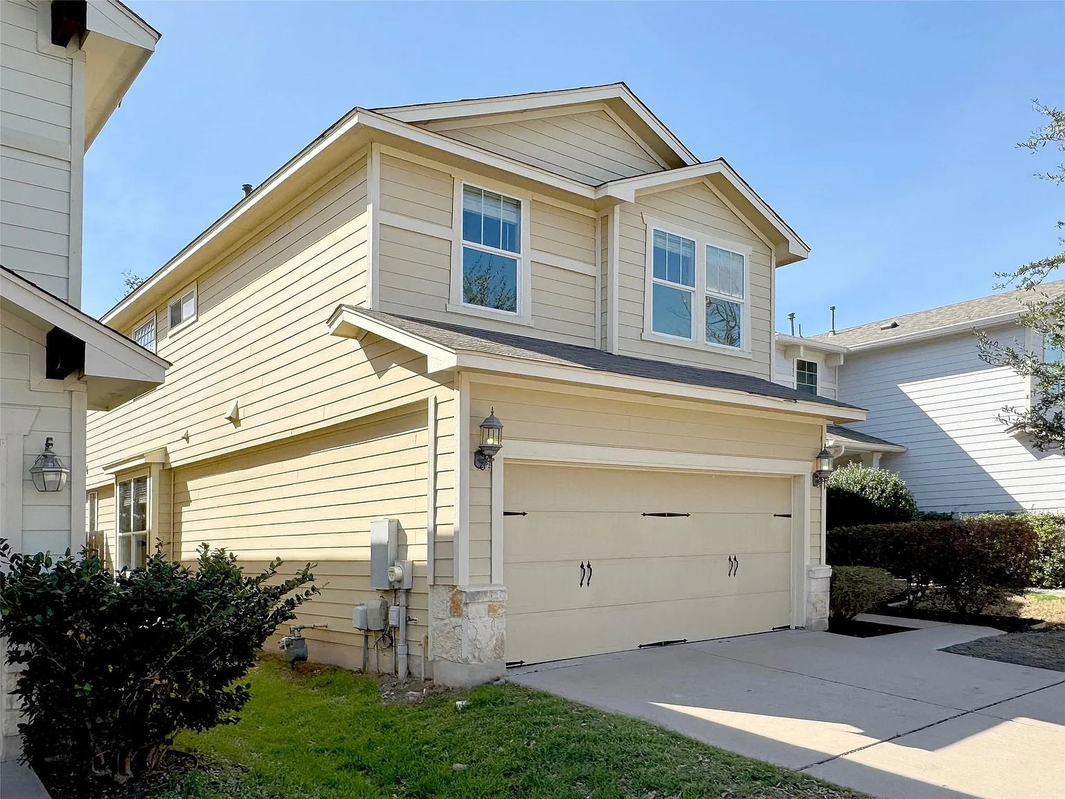 4 bed, 3.0 bath, 1916 sqft, $2,450 — Photo 3
