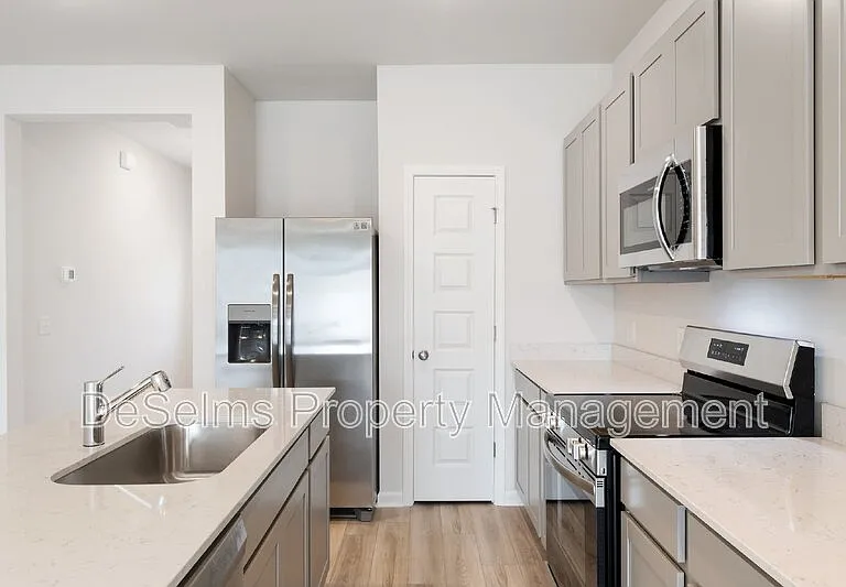 431 Alcott Way — Photo 13