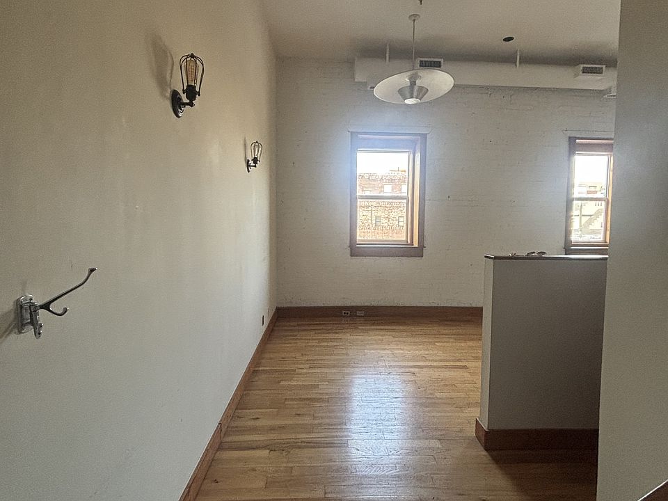 1st image of 101 W Jackson Ave #8