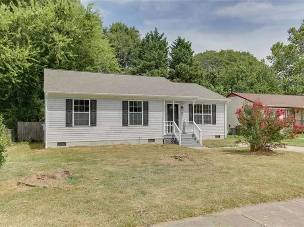 8 Langille Ct, Hampton, VA 23663