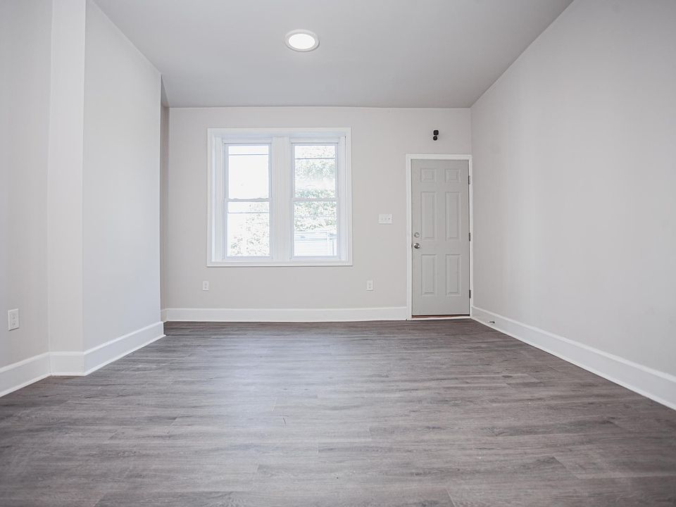 1st image of 2251 N 22nd St #19