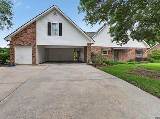 13776 Bayou Terrace Dr, Saint Amant, LA 70774