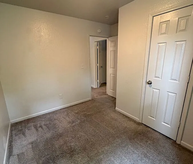 301 E Kansas St — Photo 51