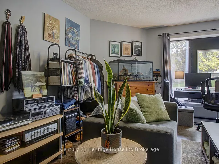 42 Harvey St #6 — Photo 8