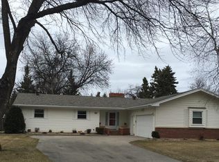 114 32nd Ave S, Grand Forks, ND 58201