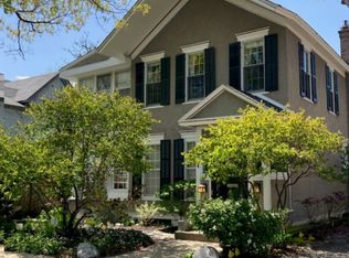 1574 Asbury Ave, Evanston, IL