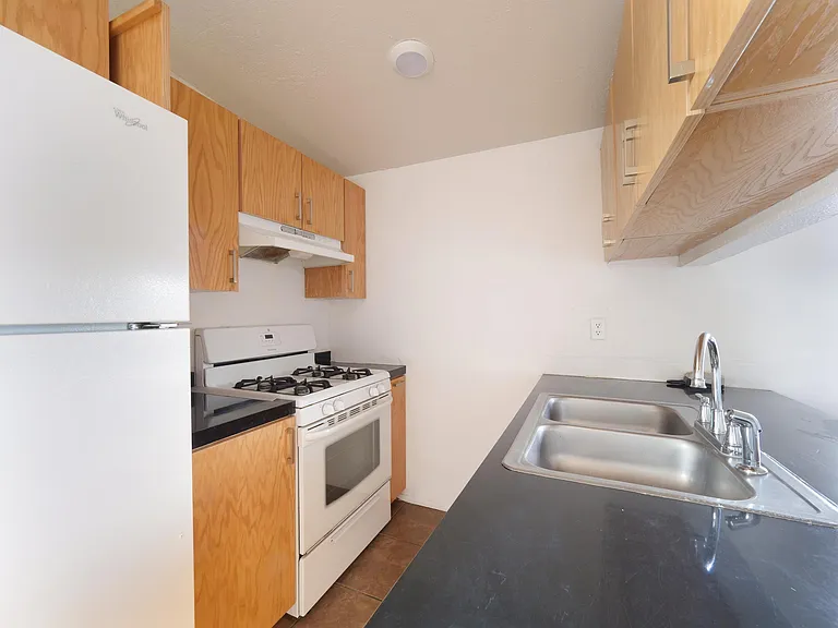 1901 Lake Omega St #C — Photo 7