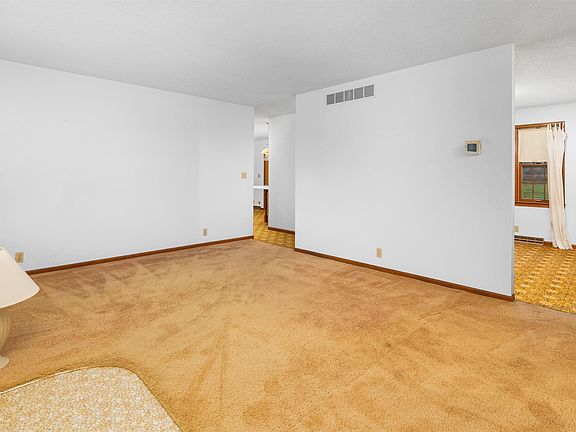 4th image of 101 W Jefferson St