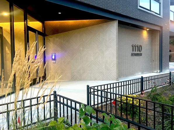 1110 W Schubert Ave #201, Chicago, IL 60614