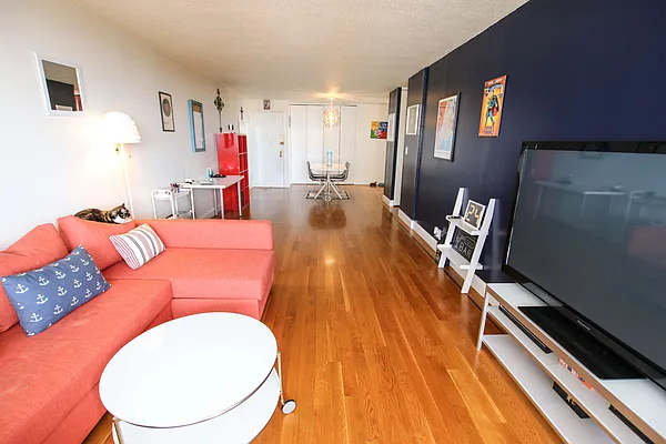 Sold by Remax City Square | media 2