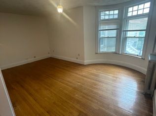 1687 Beacon St #2B, Brookline, MA 02445