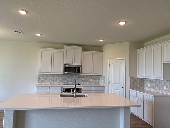 3rd image of 1113 Trinity Dr