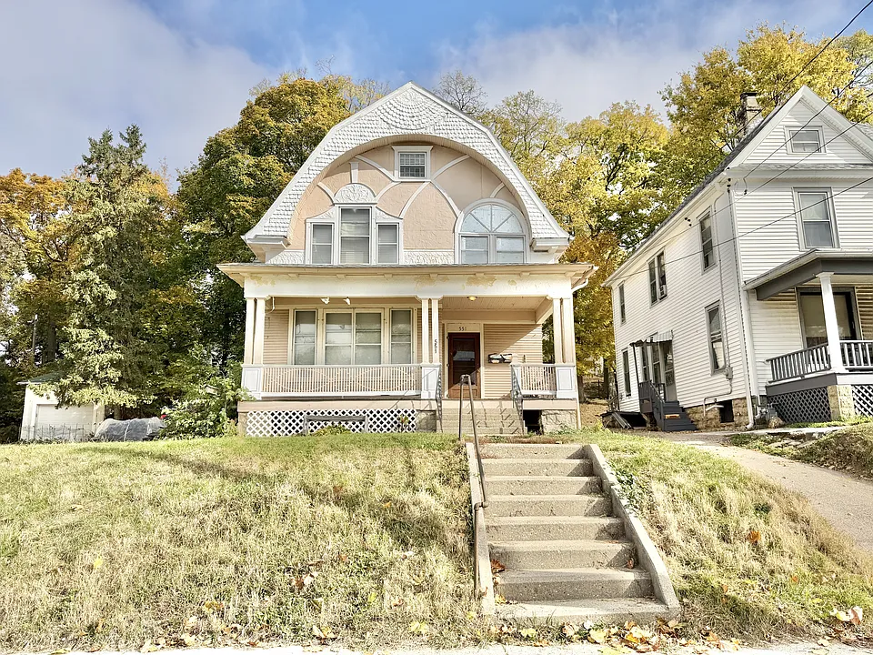 551 S Main St #1