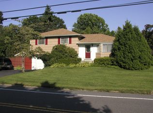 74 Lake Rd, Greenlawn, NY 11740