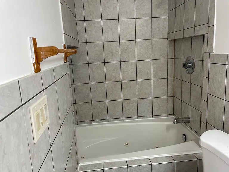 864 Carroll St — Photo 17