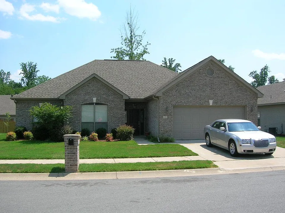 23 Chateaus Ln