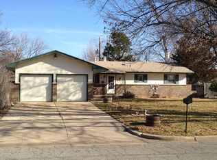 902 N Robin Rd, Wichita, KS 67212