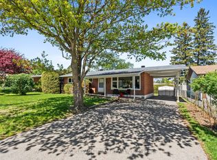 1131 Deer Park Rd, Ottawa, ON K2E 6G7