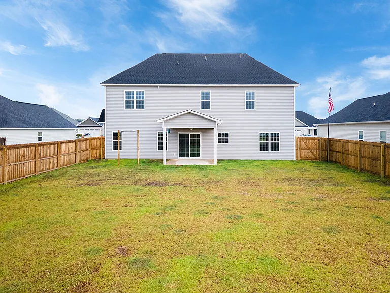 917 Uplands Ln — Photo 35