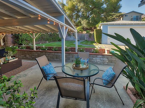 3rd image of 2751 Frances Ave