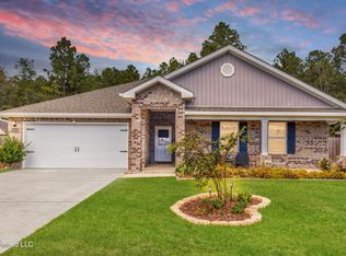 10440 Willow Leaf Dr, Gulfport, MS 39503