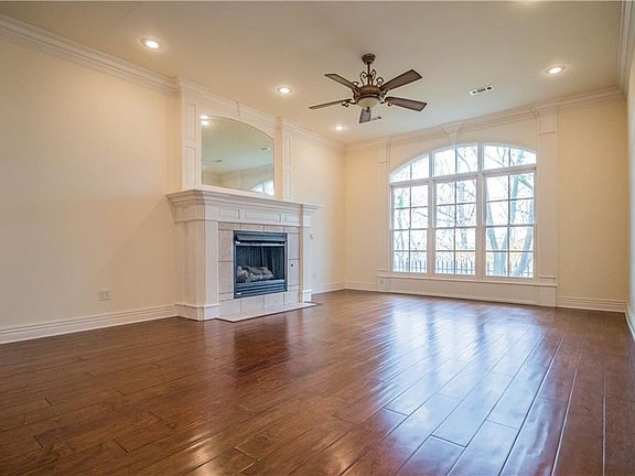 2nd image of 223 S East Ave