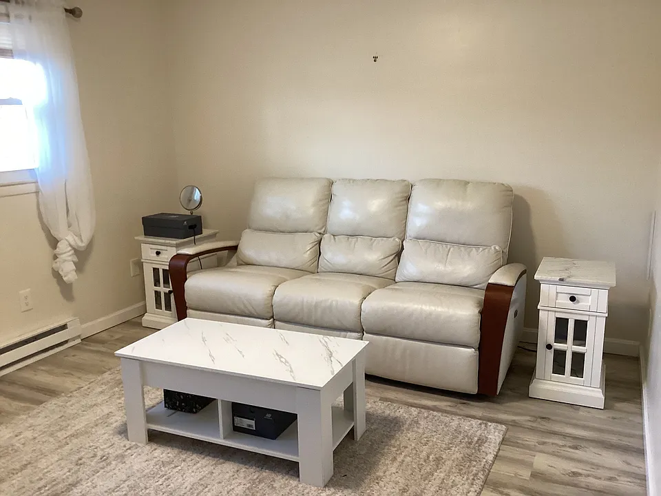 13'x12' ' living room Roughly