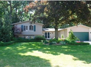 2425 Eaton Gate Rd, Lake Orion, MI 48360