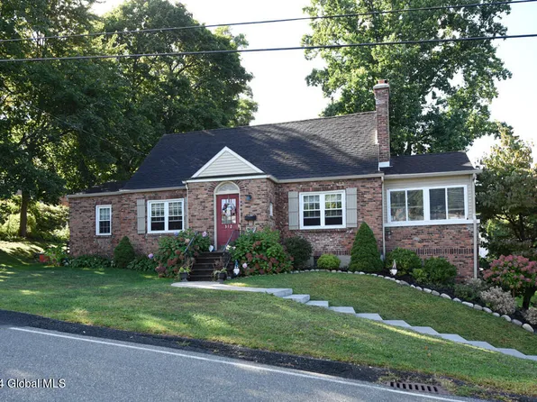 312 Hudson Ave E, Rensselaer, NY 12144