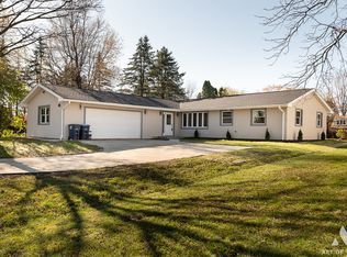 6934 Eleanor Pl, Darien, IL 60561