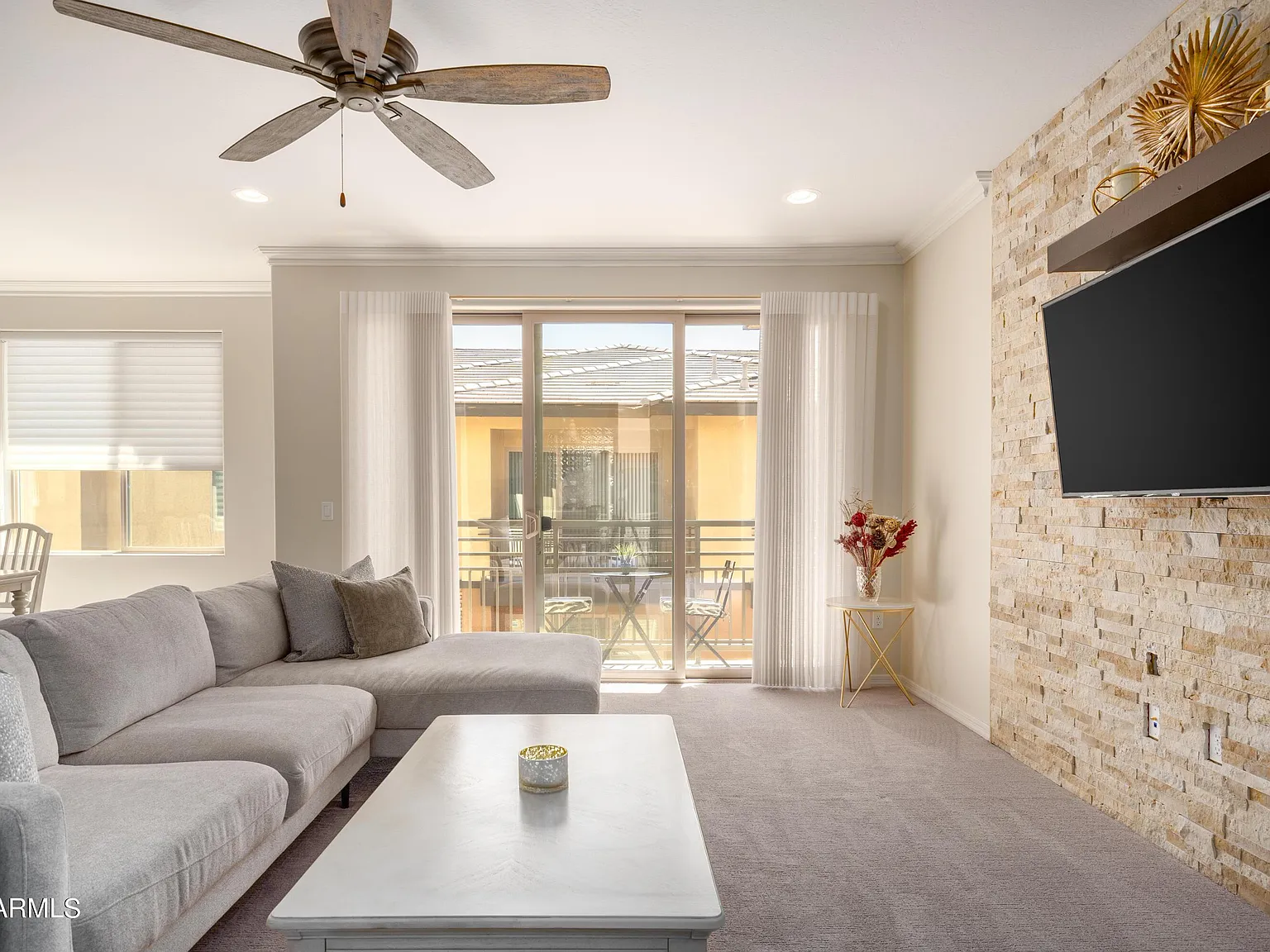 3 bed, 1868 sqft, $4,450 — Photo 3