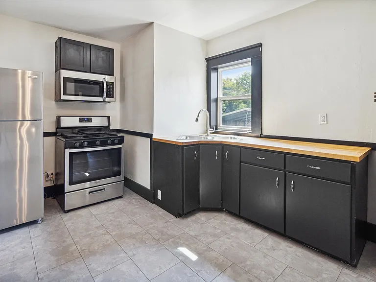 112 E Center St — Photo 17