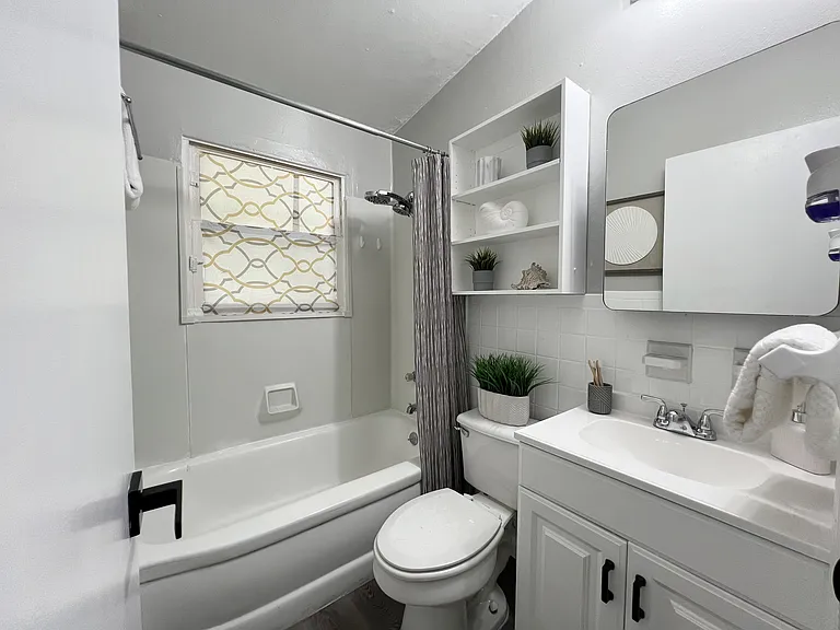 615 Crest Ct — Photo 15